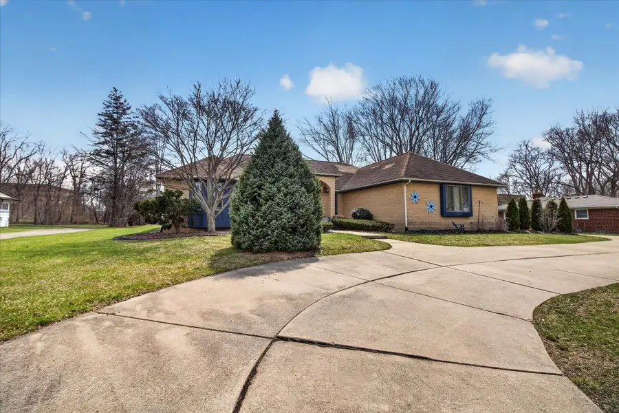 38609 Jahn Street, Livonia, MI 48152 - #2