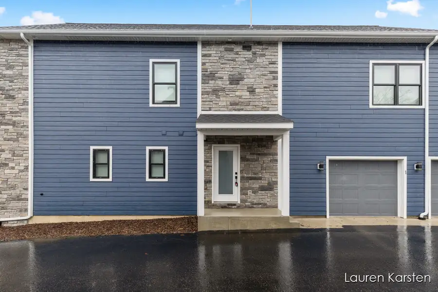 633 Fairview Avenue Ne #1, Grand Rapids, MI 49503 - #3