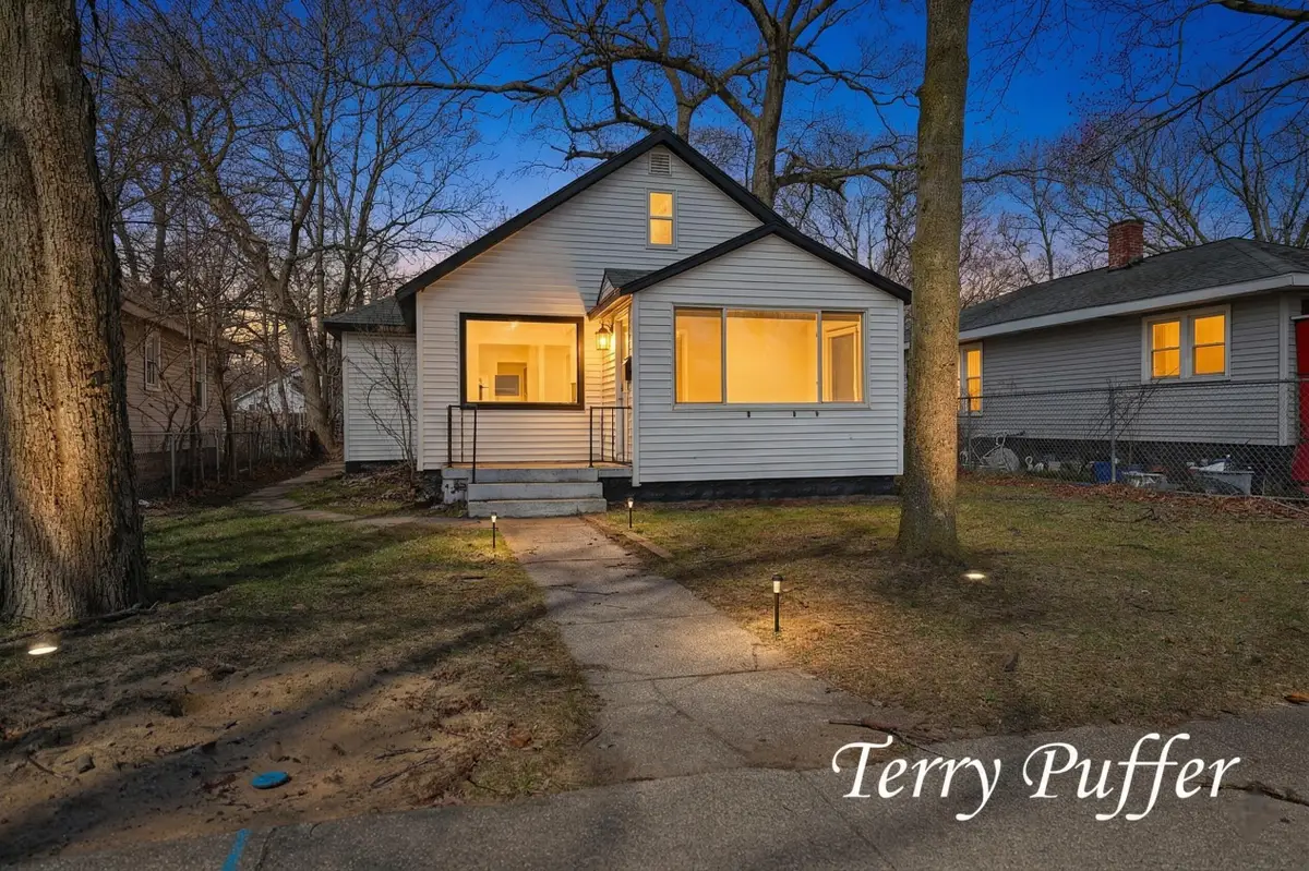 2913 Howden Street, Muskegon, MI 49444 - #1