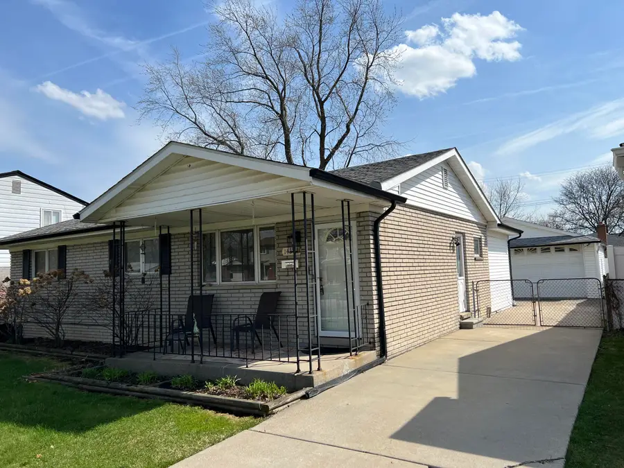 14281 Elgin Street, Oak Park, MI 48237 - #2