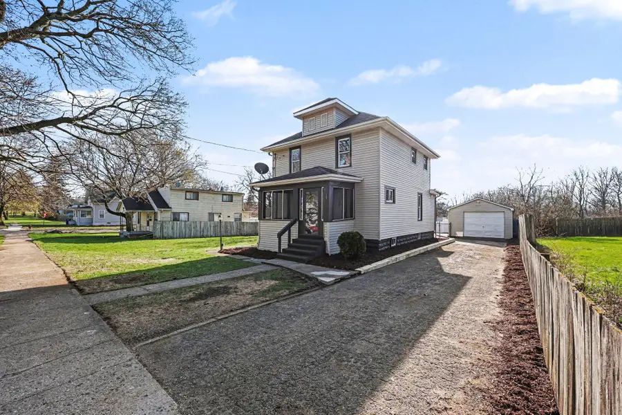 1104 N Waterloo Avenue, Jackson, MI 49202 - #3