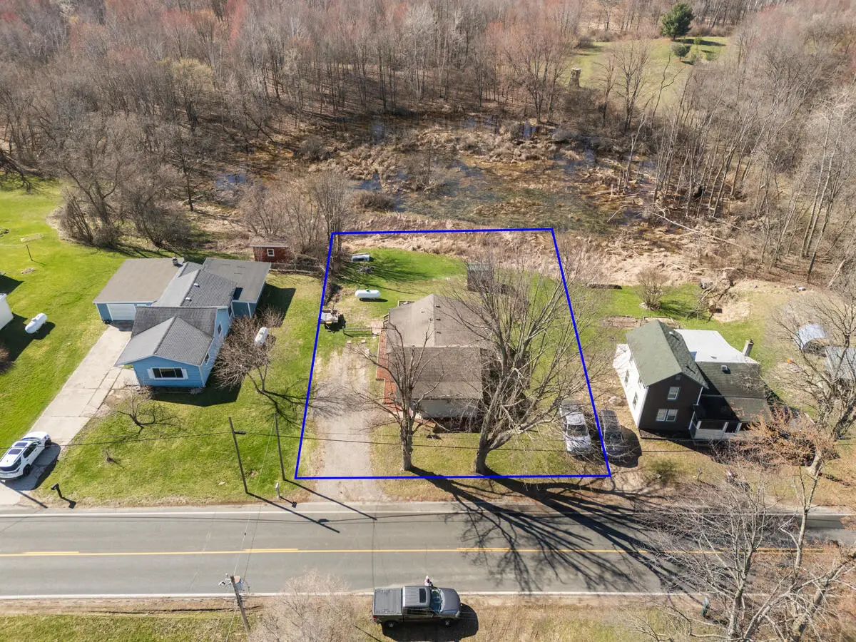 517 W Fenwick Road, Fenwick, MI 48834 - #1