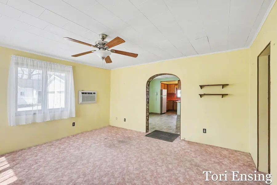 406 E North Street, Greenville, MI 48838 - #3