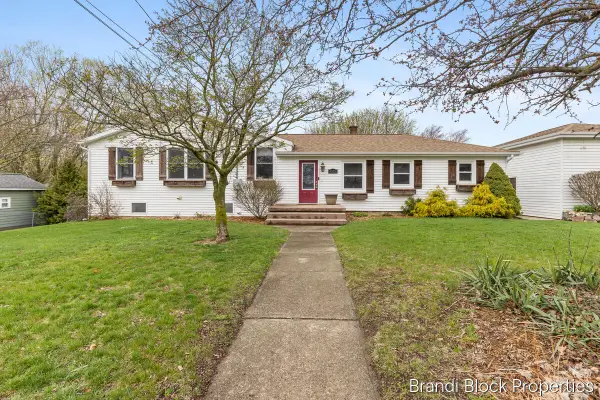 4275 Lester Drive Ne, Grand Rapids, MI 49525