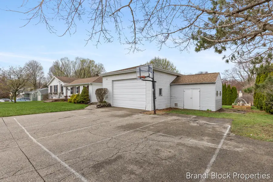 4275 Lester Drive Ne, Grand Rapids, MI 49525 - #3