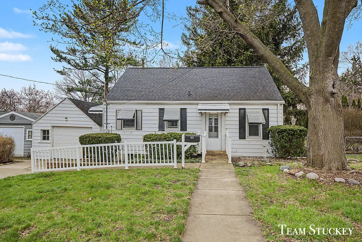 617 Vernon Avenue, Lansing, MI 48910 - #1