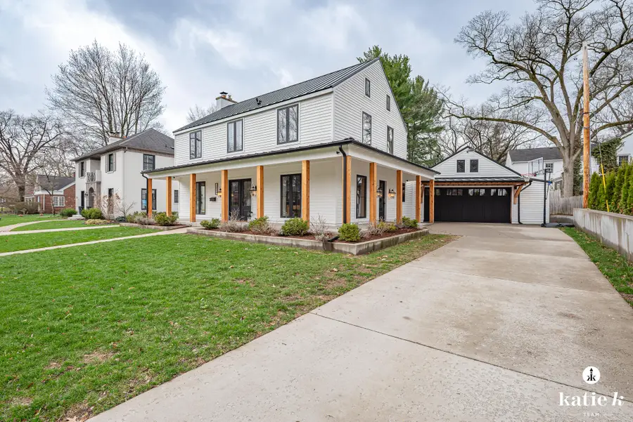 1041 Cambridge Drive Se, East Grand Rapids, MI 49506 - #2