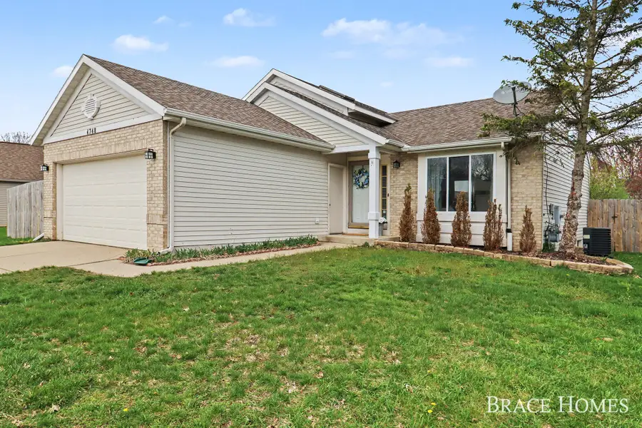 4748 Meadow Lake Drive Se, Grand Rapids, MI 49512 - #2