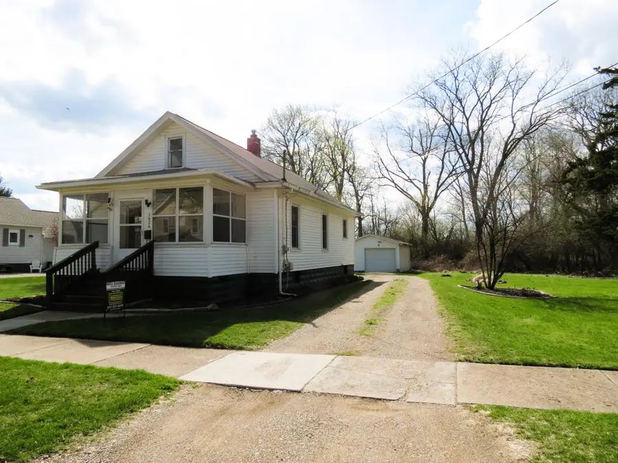1424 Locust Street, Jackson, MI 49203 - #2