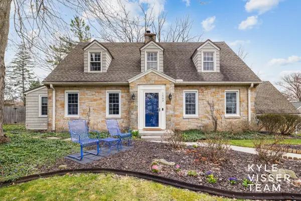 1543 Edgewood Avenue Se, East Grand Rapids, MI 49506