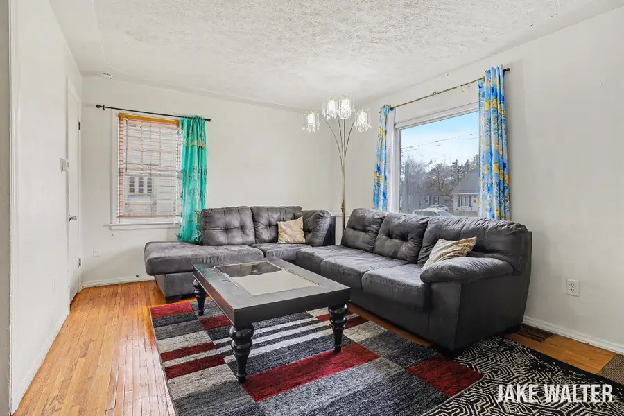 3220 Hillcroft Avenue Sw, Wyoming, MI 49548 - #2