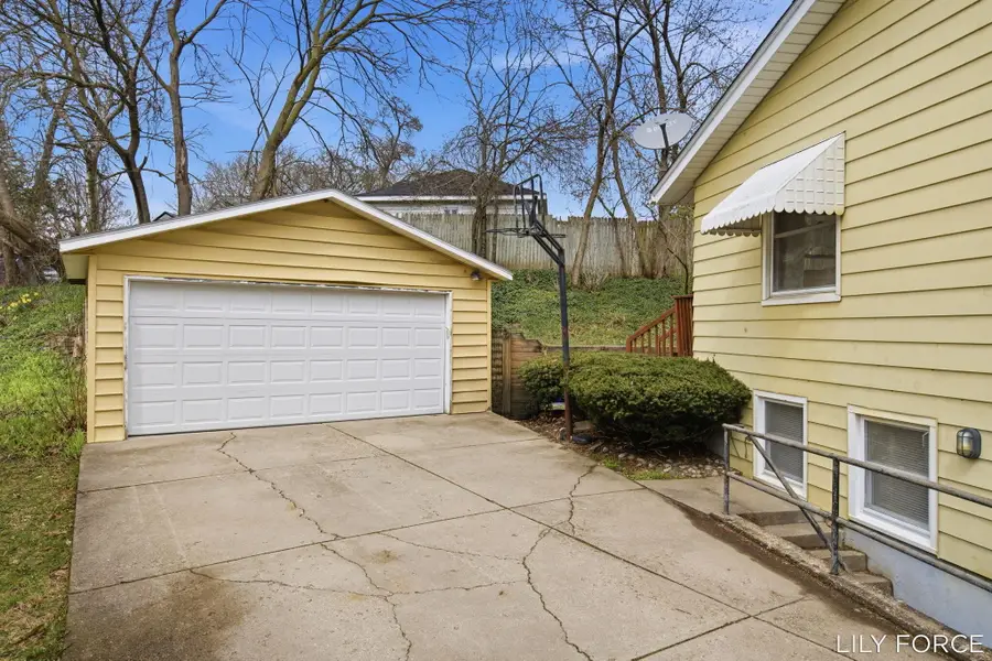 745 Barnett Place Ne, Grand Rapids, MI 49503 - #3