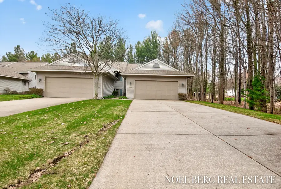 536 Tournament Circle #9, Norton Shores, MI 49444 - #3