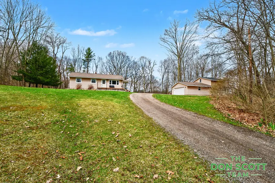 2589 Rector Avenue Ne, Rockford, MI 49341 - #2