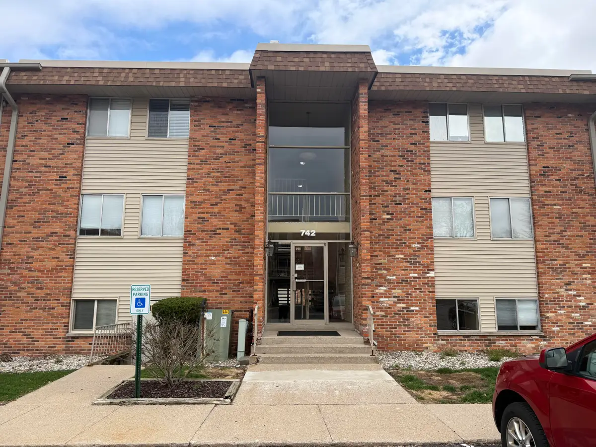 742 W Kilgore Road #106, Kalamazoo, MI 49008 - #1