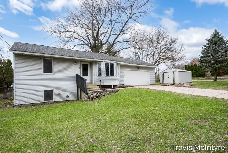 103 W Union Street, Greenville, MI 48838 - #2