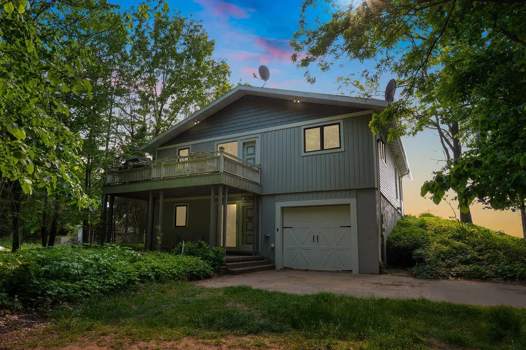 1140 Edgewater Terrace, South Haven, MI 49090 - #1