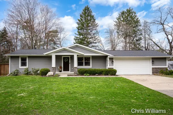 5911 Verta Drive Ne, Belmont, MI 49306