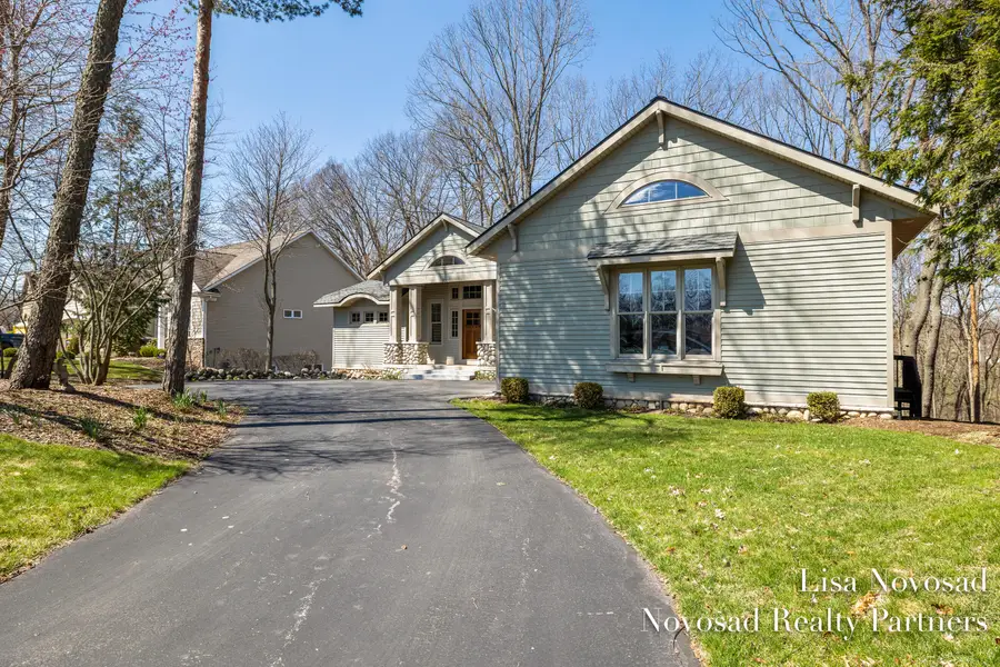 2301 Longmeadow Street Nw, Grand Rapids, MI 49504 - #3