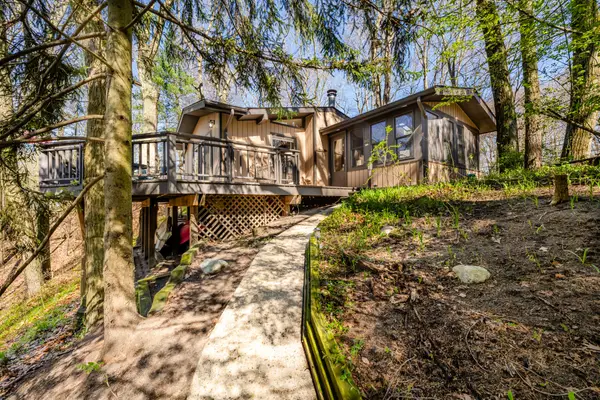 28310 Shorewood Drive, Covert, MI 49043