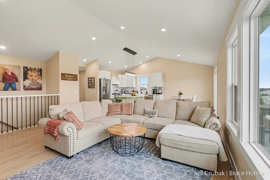 703 140th Avenue, Wayland, MI 49348 - #3