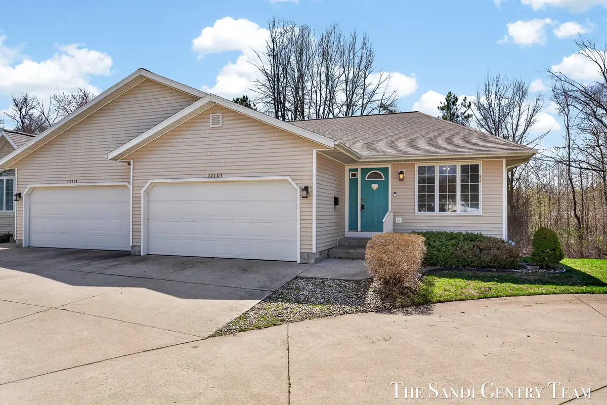 17101 Grandview Drive, Spring Lake, MI 49456 - #1