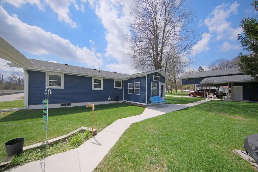 302 Hillsdale Street, Jackson, MI 49202 - #3