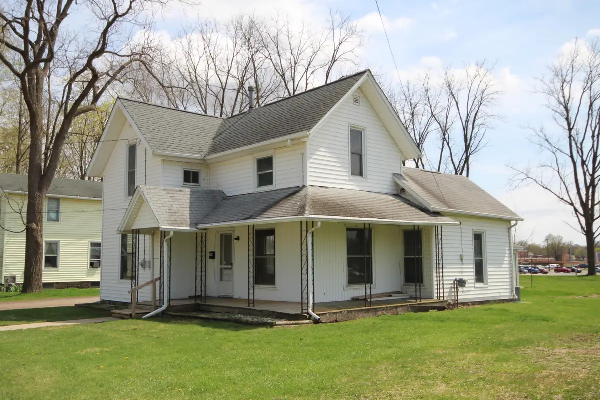 304 E Prairie Street, Vicksburg, MI 49097 - #1