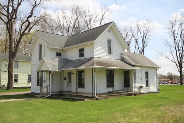 304 E Prairie Street, Vicksburg, MI 49097