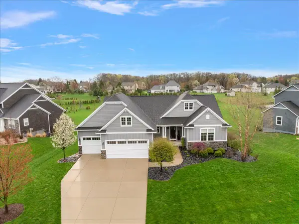 5734 Stonebridge Drive, Grandville, MI 49418