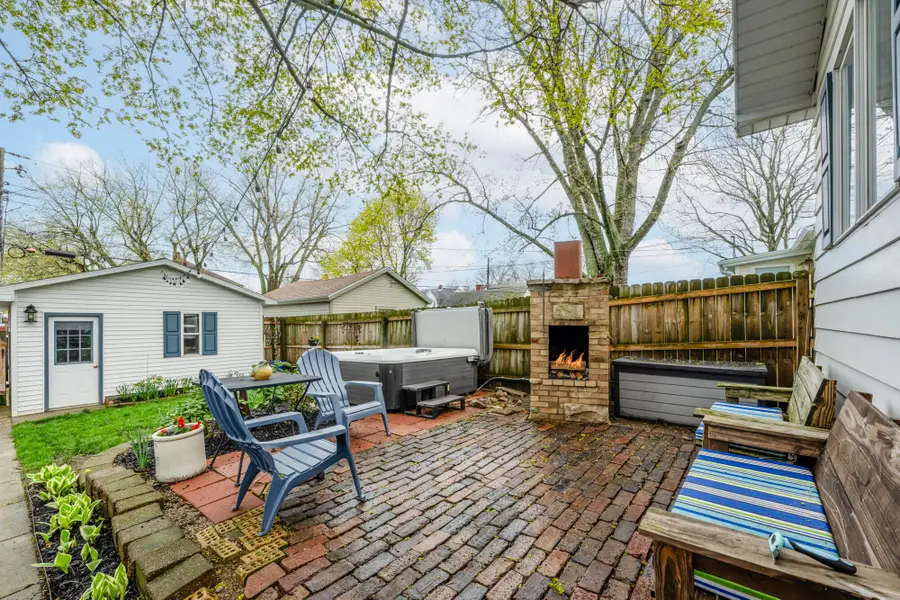 811 Michigan Avenue, Saint Joseph, MI 49085 - #2