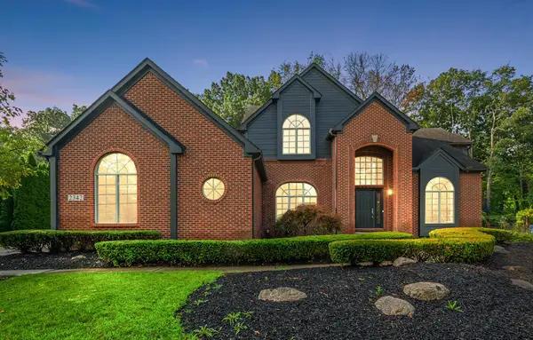 2342 Ivy Hill Drive, Commerce Twp, MI 48382