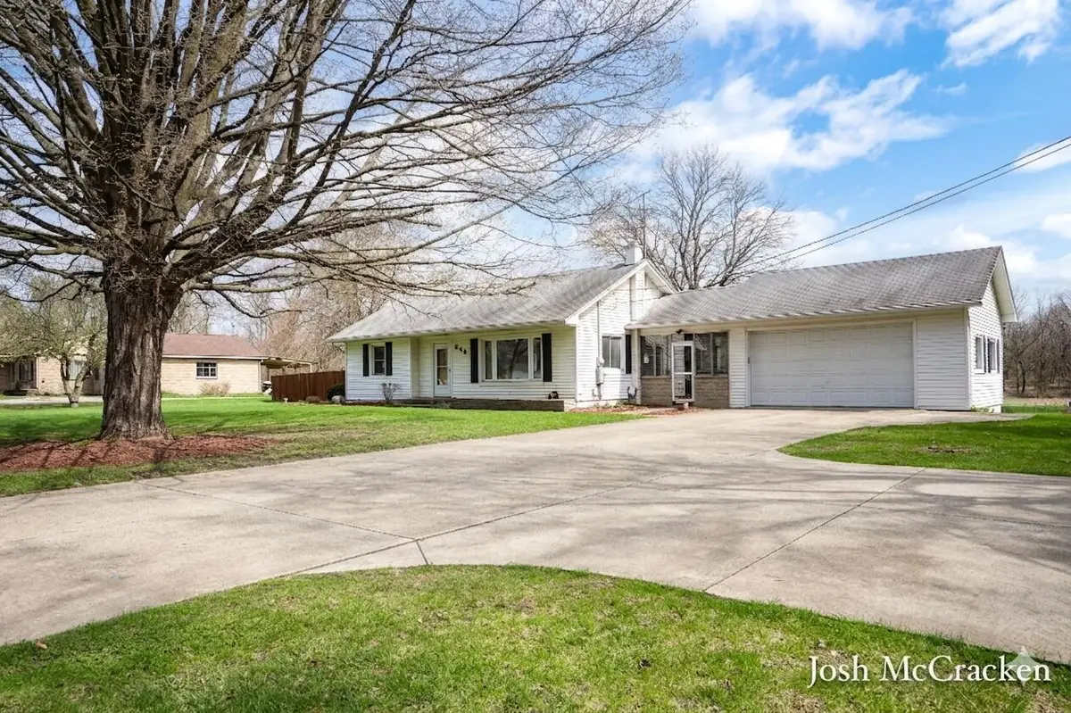 846 Lincoln Lake Avenue Se, Lowell, MI 49331 - #1