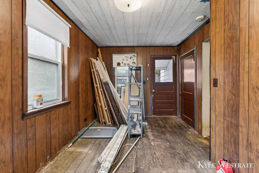 123 W Main Street Se, Caledonia, MI 49316 - #2