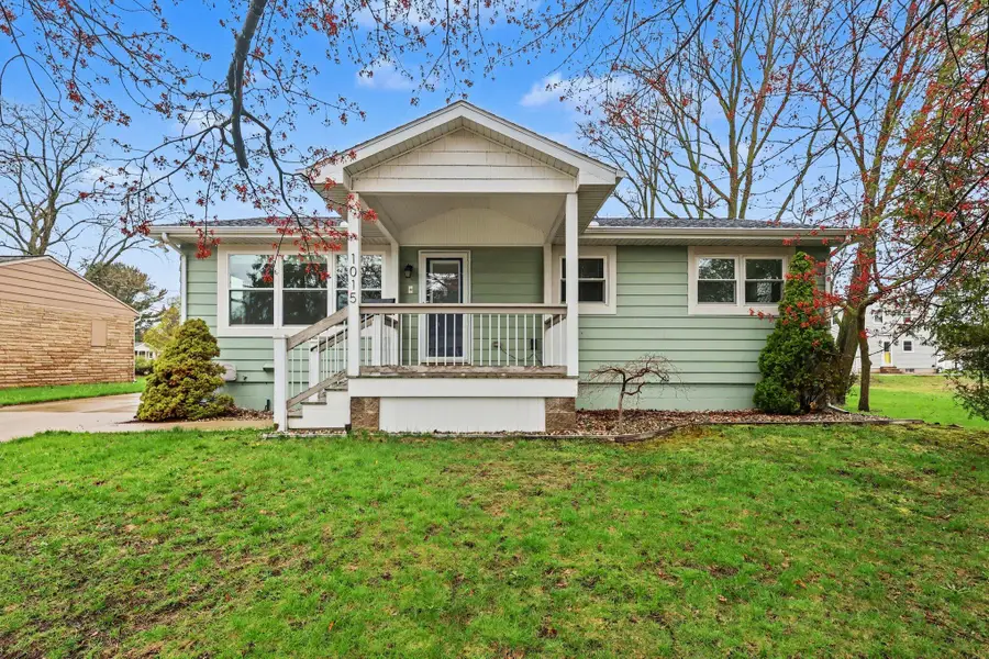 1015 S Griffin Street, Grand Haven, MI 49417 - #2