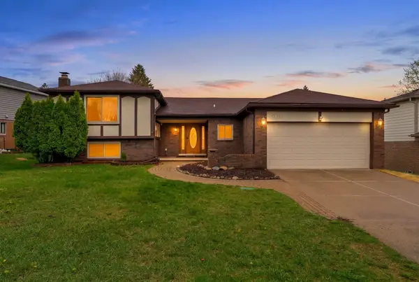 306 Antoinette Drive, Rochester Hills, MI 48309