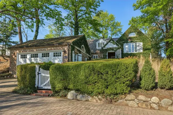 502 Marquette Drive, New Buffalo, MI 49117