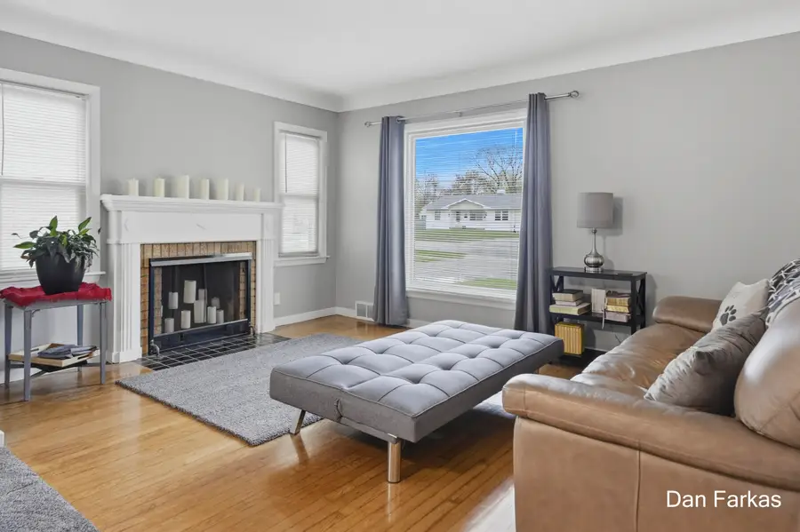 3322 Burlingame Avenue Sw, Wyoming, MI 49509 - #3