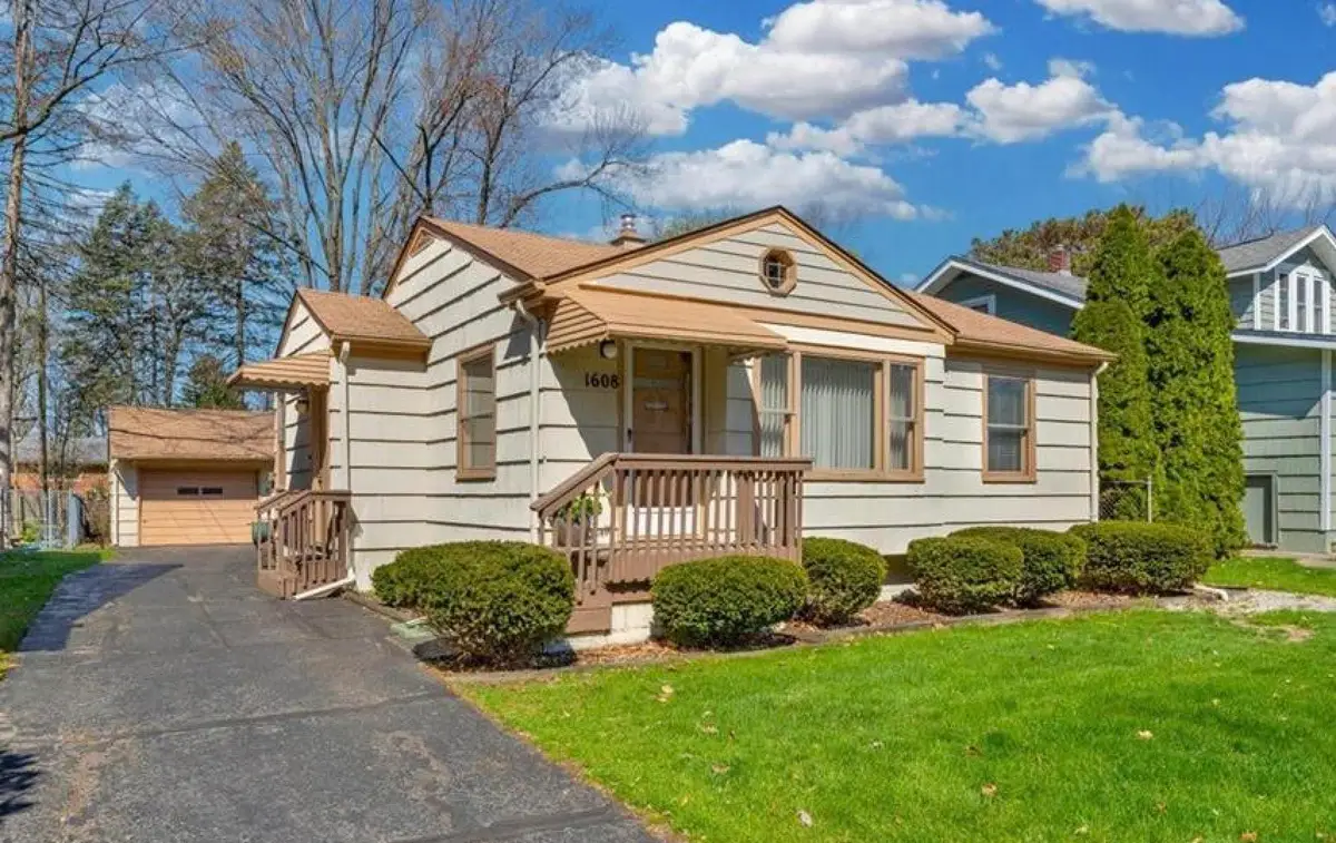 1608 Inverness Street, Keego Harbor, MI 48320 - #1