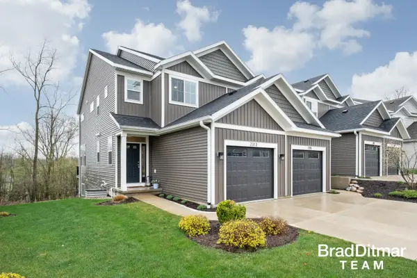 2313 Watertown Way Ne #22, Grand Rapids, MI 49505