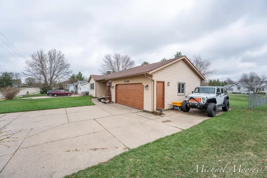 7130 28th Avenue, Hudsonville, MI 49426 - #3