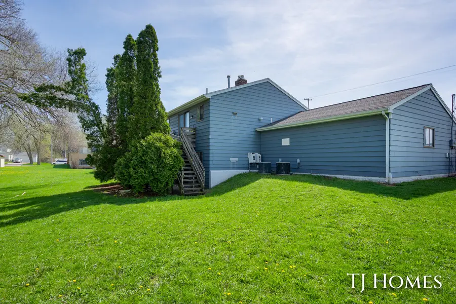 2561-2563 Burton Street Se, Grand Rapids, MI 49546 - #3