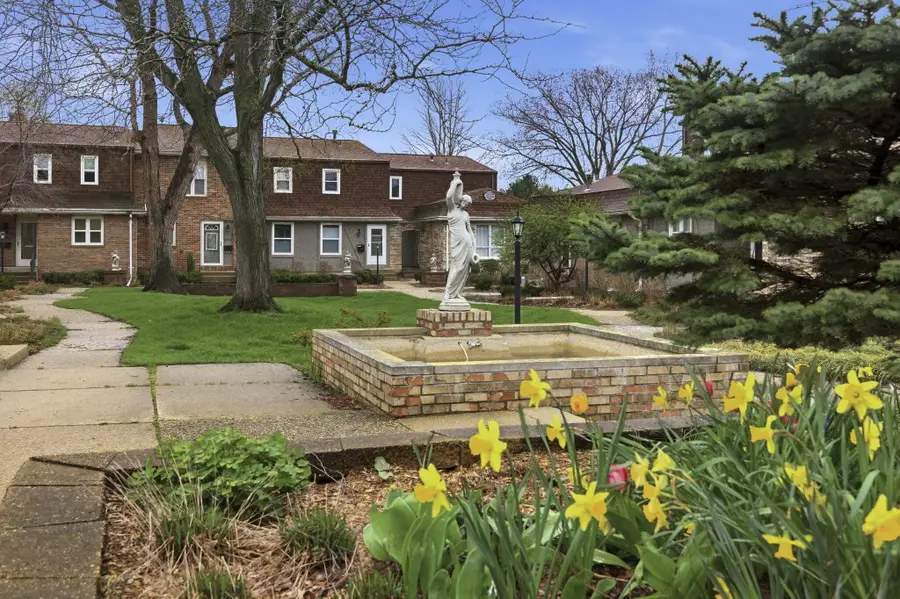 2533 Essex Court #38, Saint Joseph, MI 49085 - #2