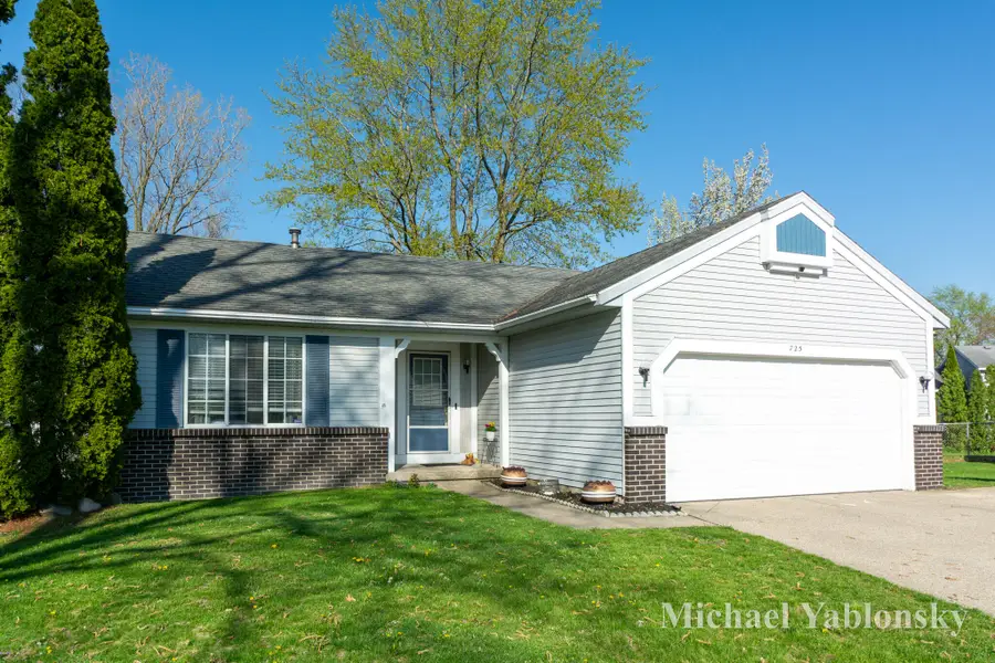 725 Brittany Court Se, Grand Rapids, MI 49548 - #2