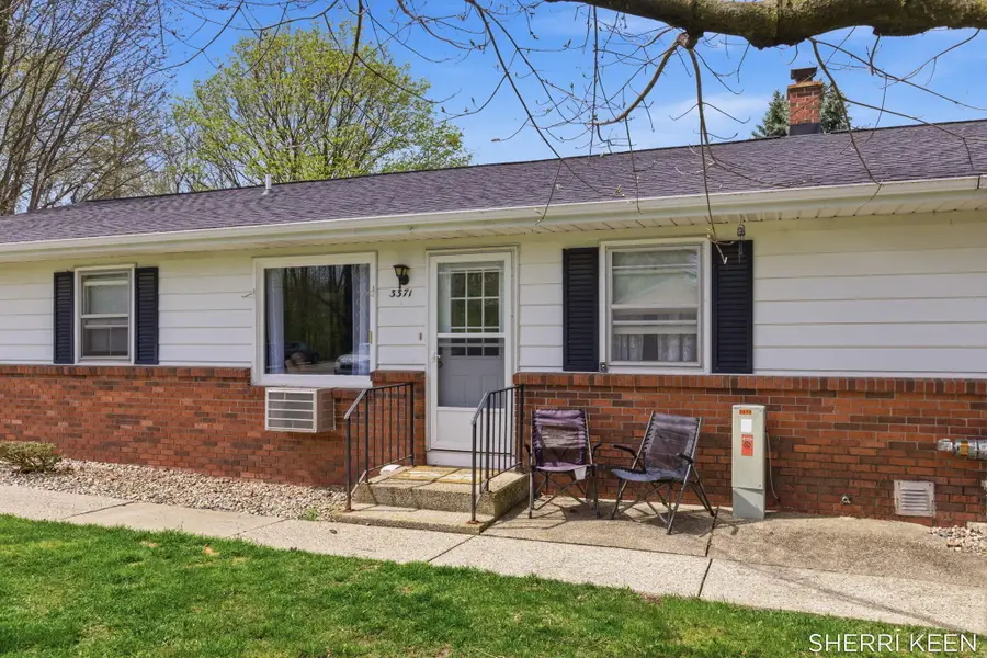 3371 Division Avenue Sw, Grandville, MI 49418 - #2