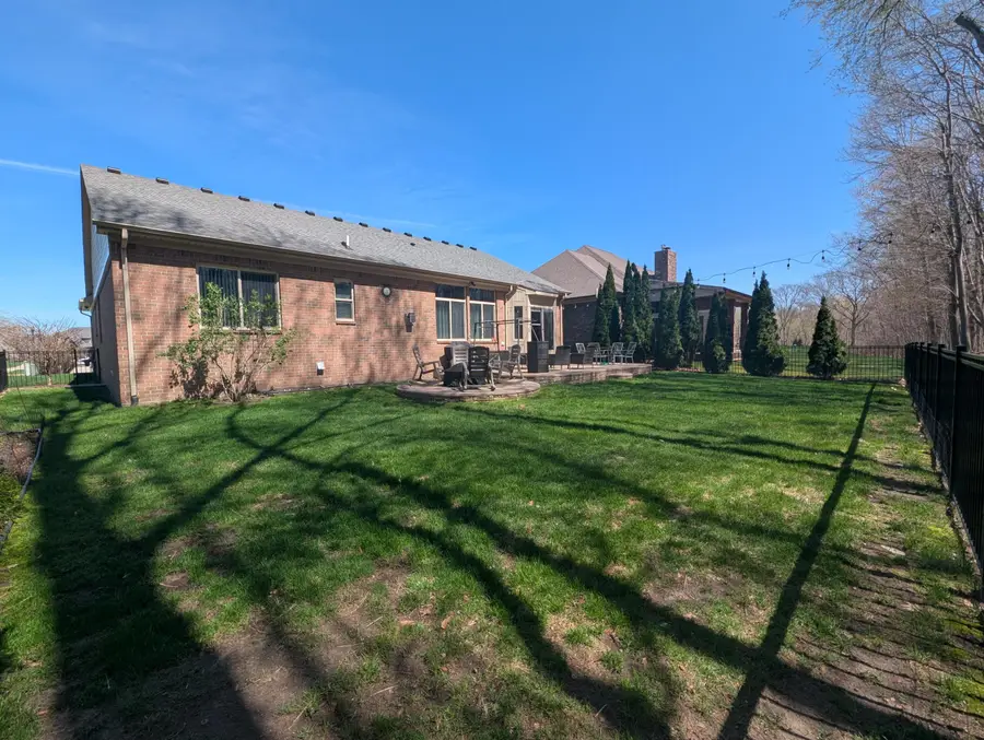 45654 Lookout Drive, Macomb, MI 48044 - #2