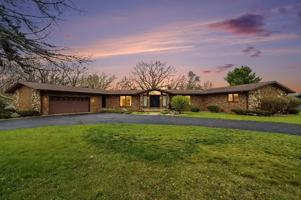 56585 Fairway, Paw Paw, MI 49079