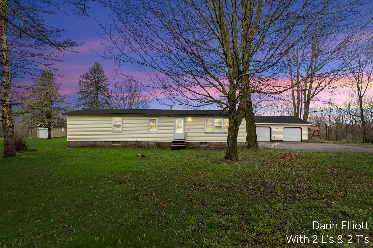 400 W Bridge Street, Lyons, MI 48851 - #1