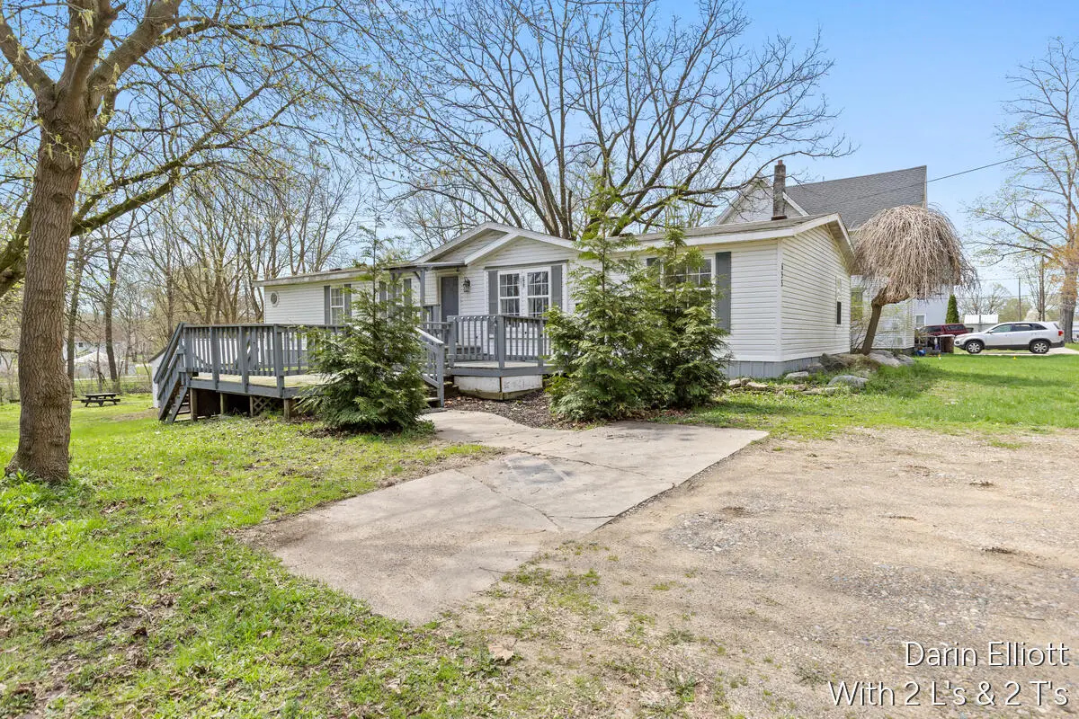 633 E Main Street, Ionia, MI 48846 - #1