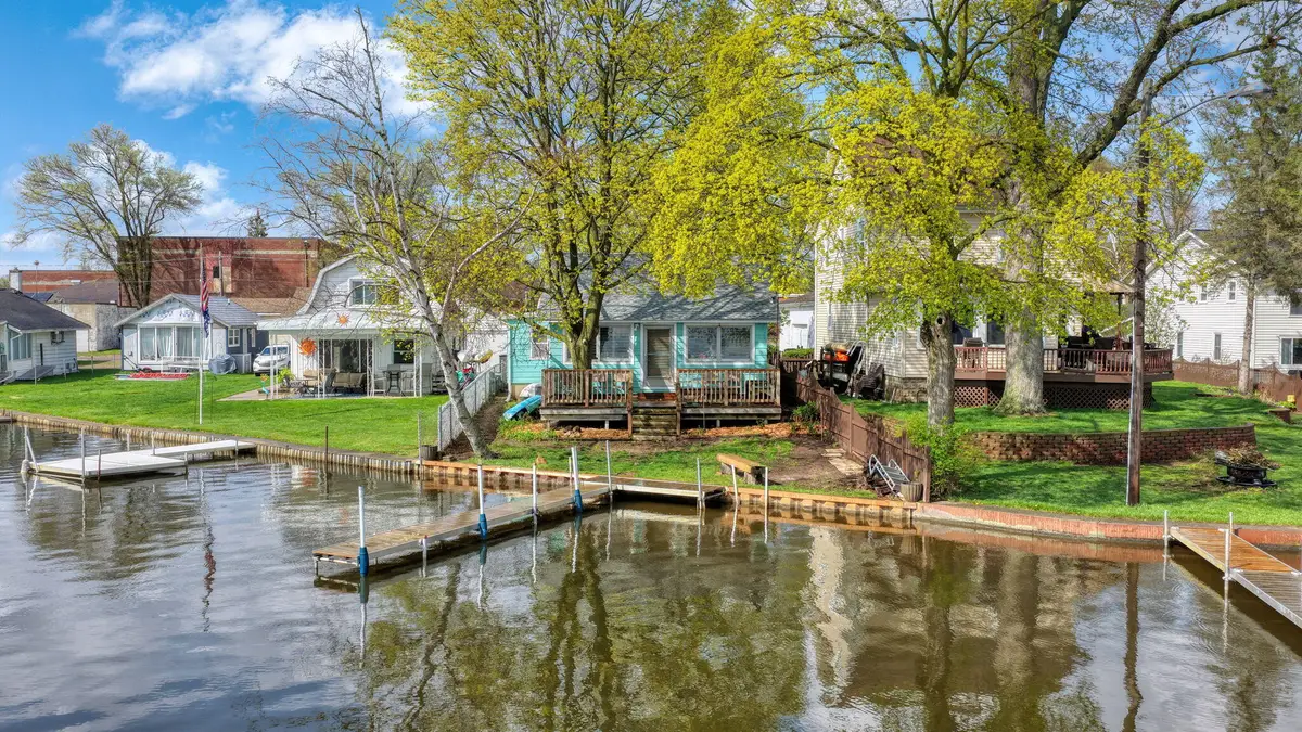 131 N Lakeside Drive, Michigan Center, MI 49254 - #1